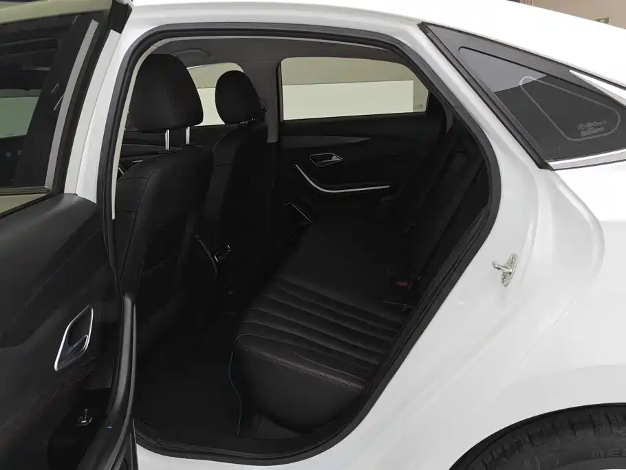 BAIC U7 — миниатюра 11