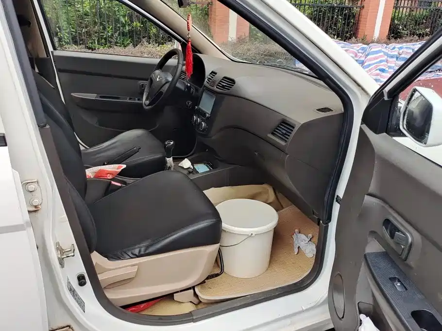 Wuling Hongguang — миниатюра 8