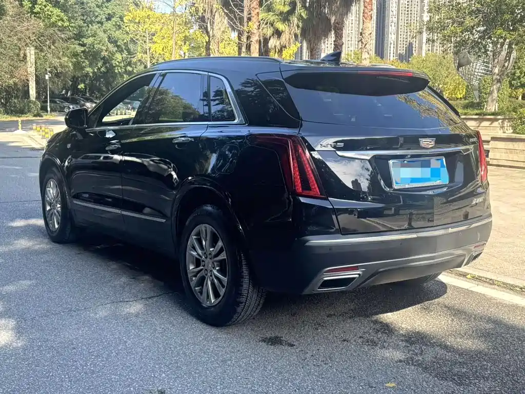 CADILLAC XT5