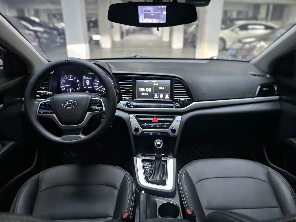 Hyundai Elantra — миниатюра 5