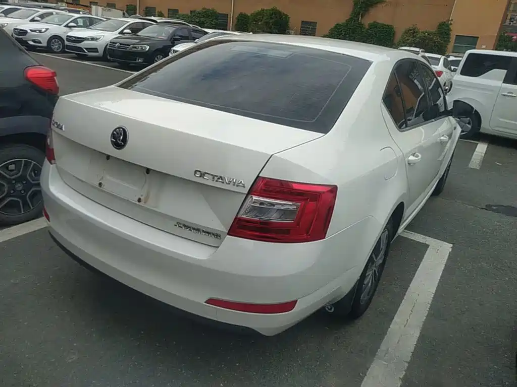 Skoda Octavia — миниатюра 7