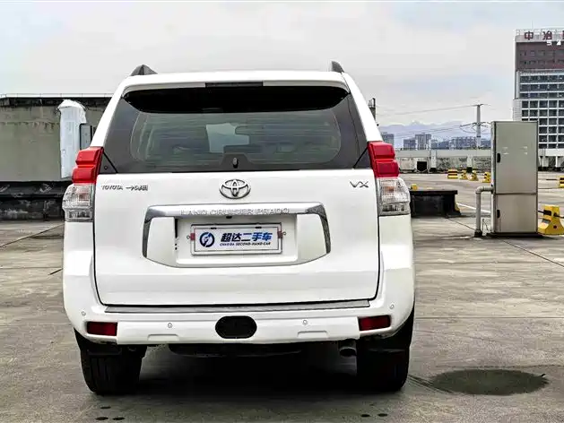 Toyota Land Cruiser Prado 2010 4.0L AT VX NAVI
