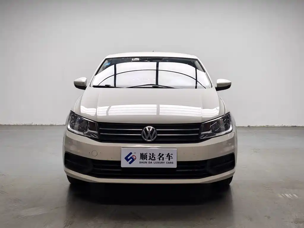 Volkswagen Santana — миниатюра 2