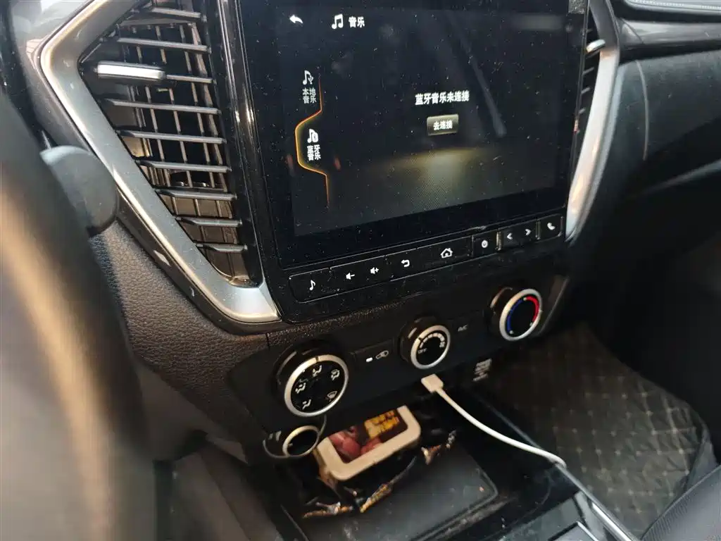 Isuzu Lingtuo — миниатюра 6