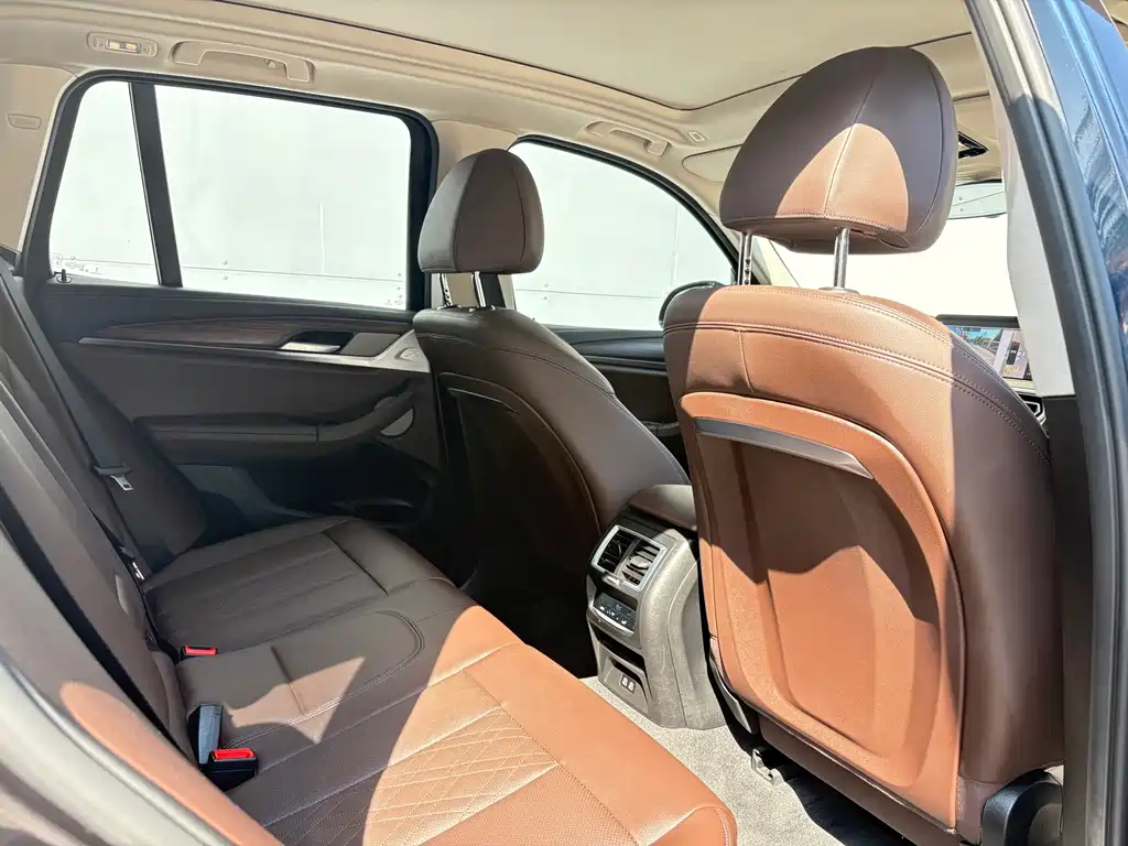 BMW X3 — миниатюра 10