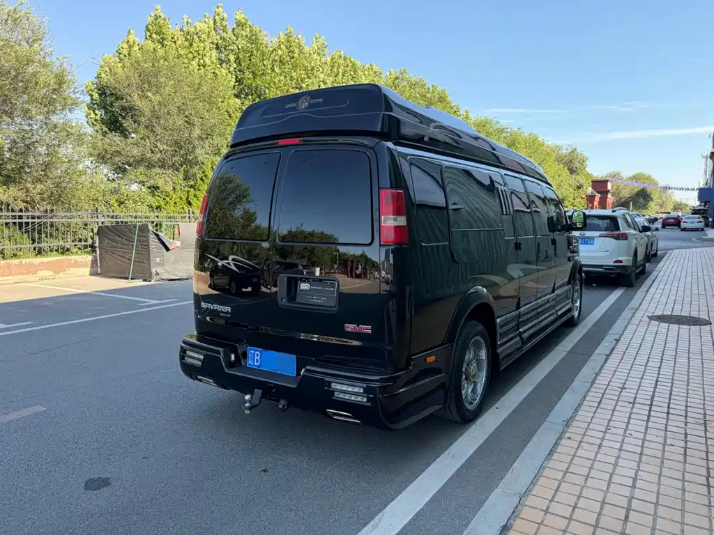 GMC Savana — миниатюра 20