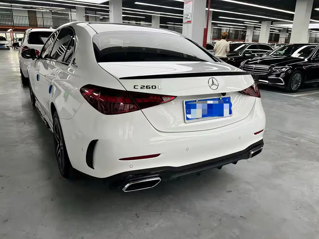 Mercedes-Benz C-Class — миниатюра 16