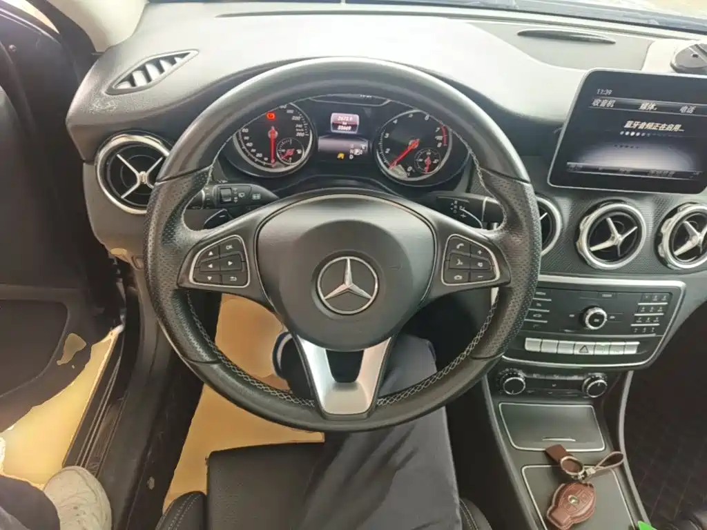 Mercedes-Benz GLA — миниатюра 11