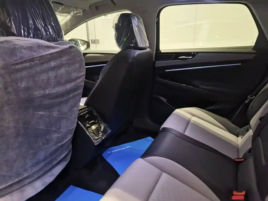 VOLKSWAGEN ID.7 VIZZION