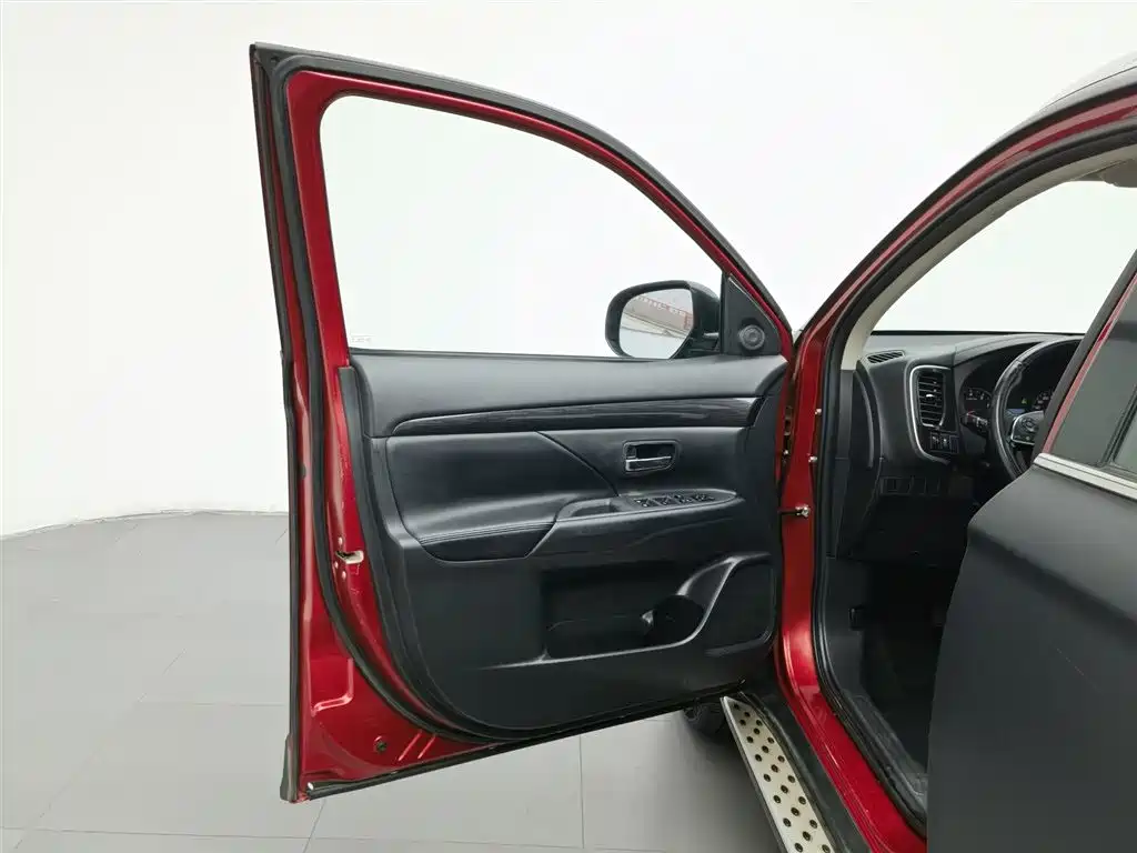 Mitsubishi Outlander 2018 2.0L 5 мест