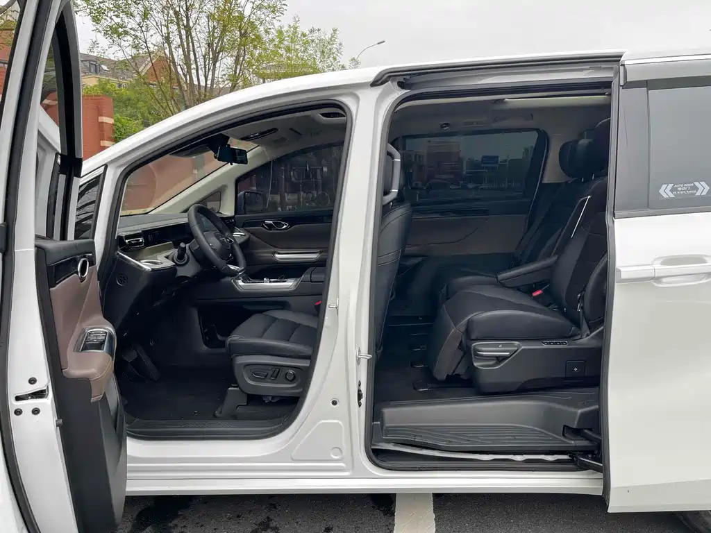 GAC TRUMPCHI E8 NEW ENERGY