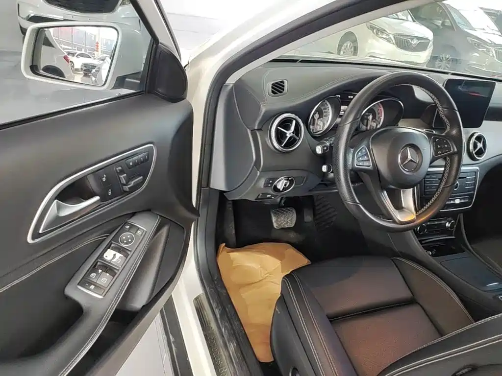 Mercedes-Benz GLA — миниатюра 16