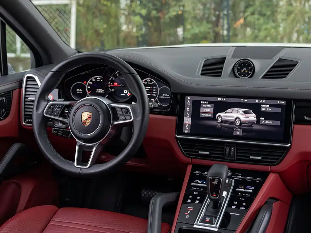 Porsche Cayenne — миниатюра 9