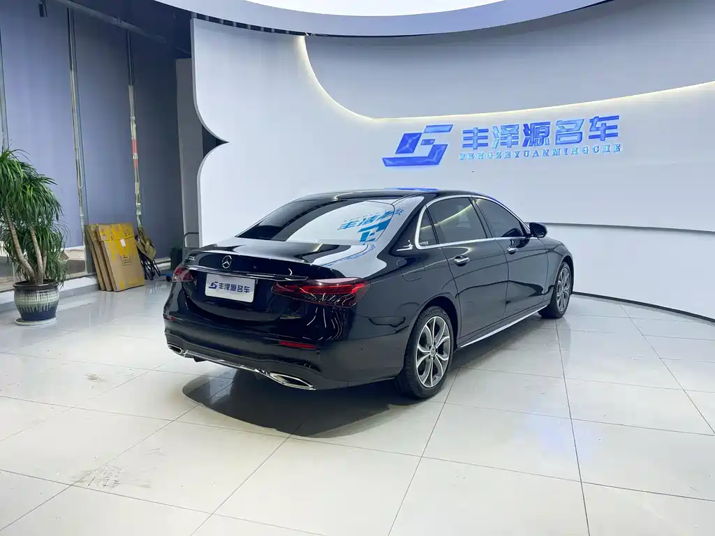 MERCEDES-BENZ E CLASS