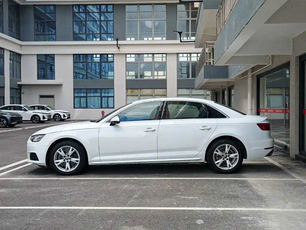 Audi A4L — миниатюра 4