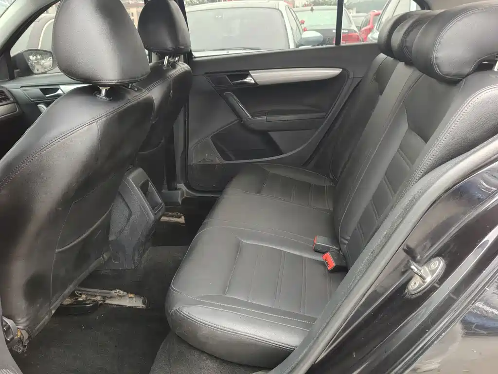 Volkswagen Lavida — миниатюра 3