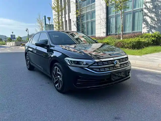 VOLKSWAGEN SAGITAR 2022