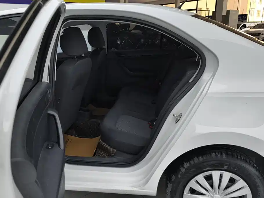 Volkswagen Santana — миниатюра 11