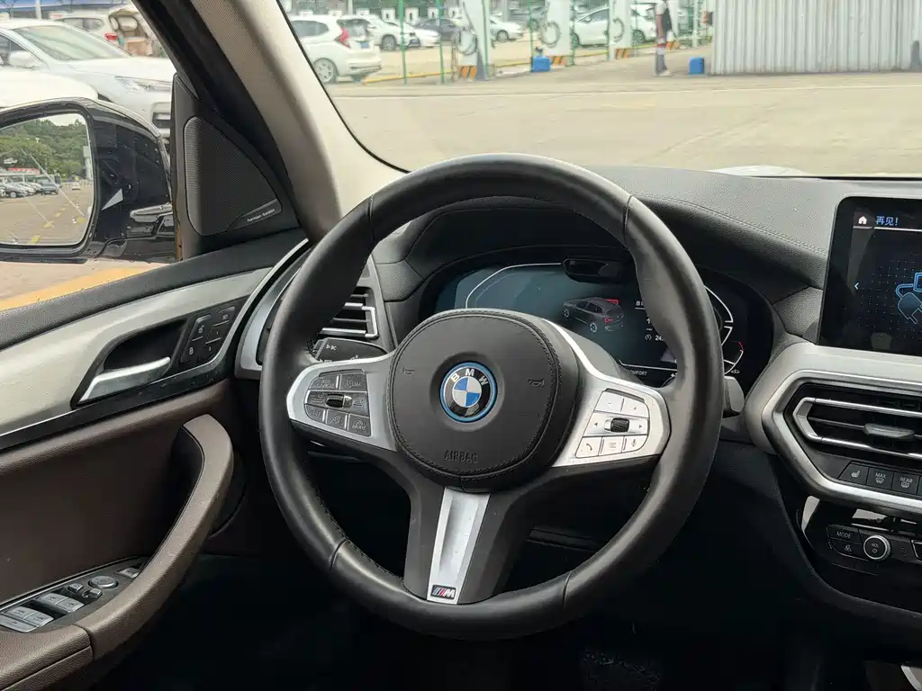 BMW iX3 — миниатюра 12