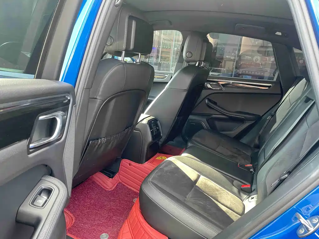 Porsche Macan — миниатюра 6