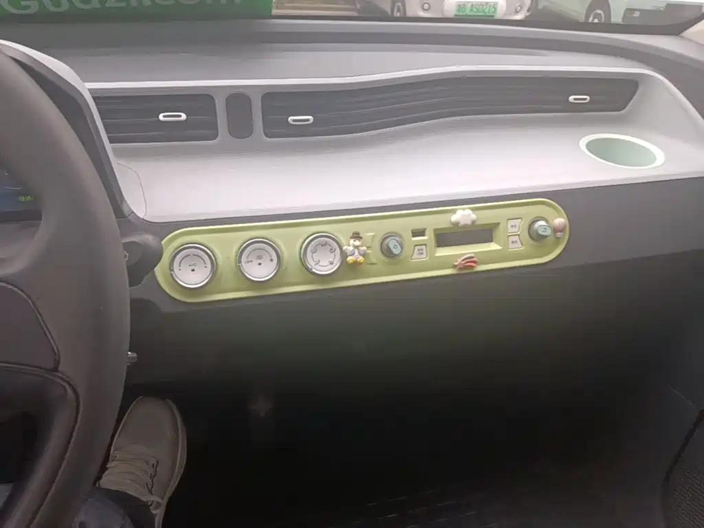 Wuling MINIEV — миниатюра 13