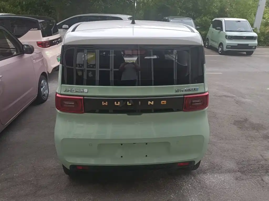 Wuling MINIEV — миниатюра 6