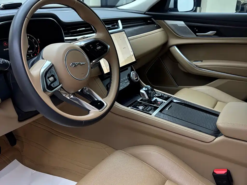 Jaguar XFL — миниатюра 8