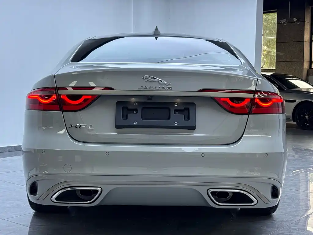 Jaguar XFL — миниатюра 18