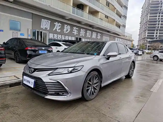 TOYOTA CAMRY