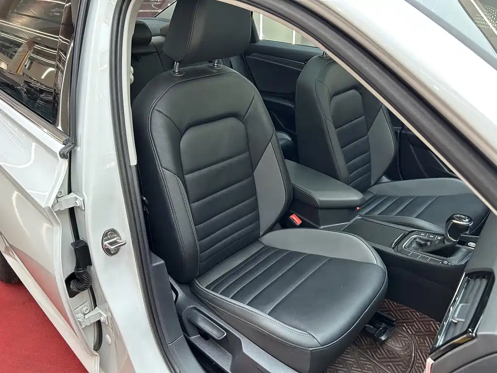 Volkswagen Sagitar — миниатюра 34
