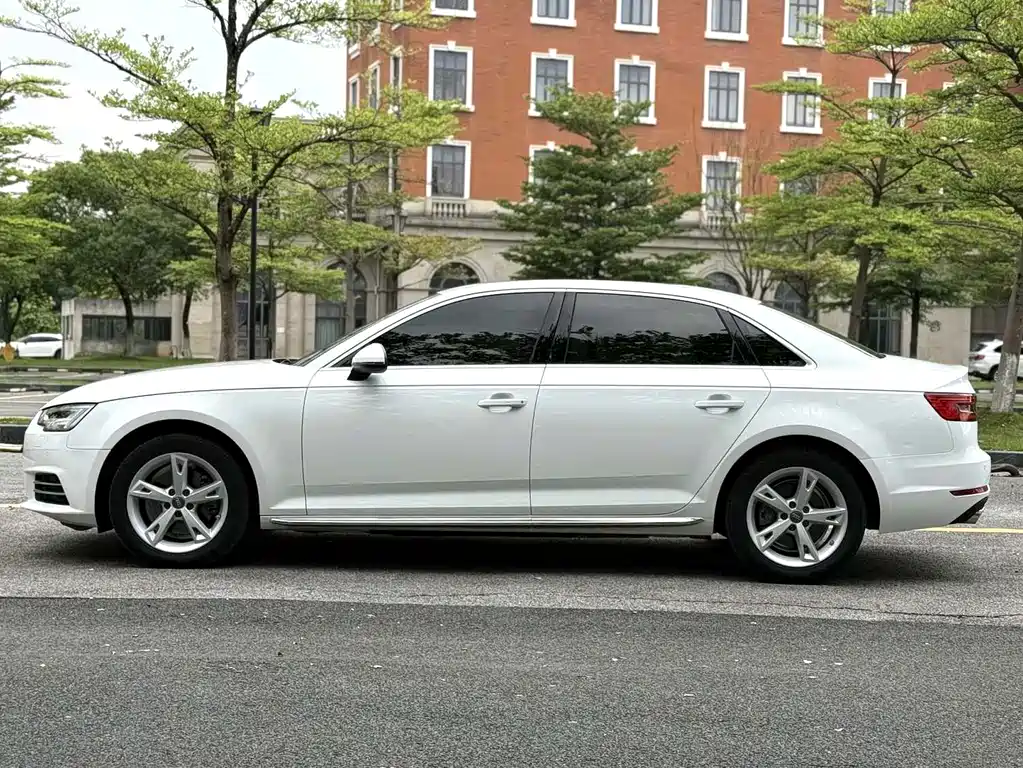 Audi A4L — миниатюра 7