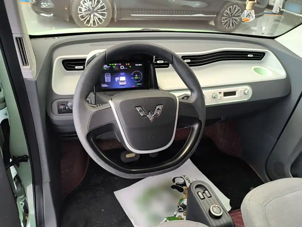 Wuling MINIEV — миниатюра 11