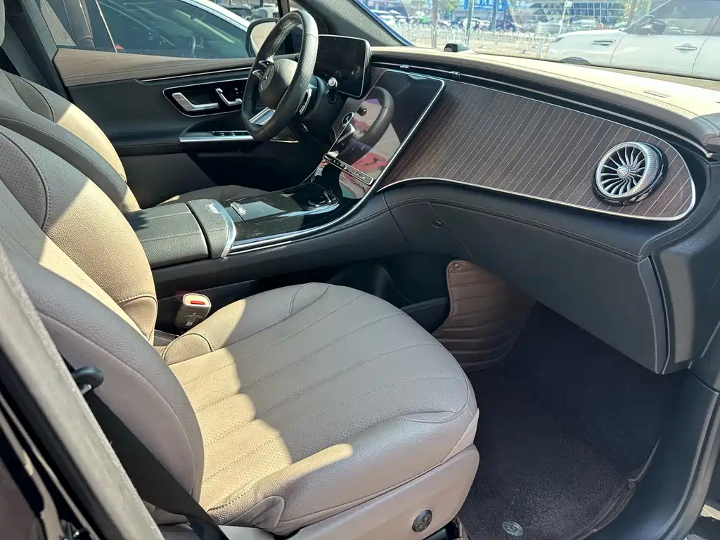 MERCEDES-BENZ EQE SUV