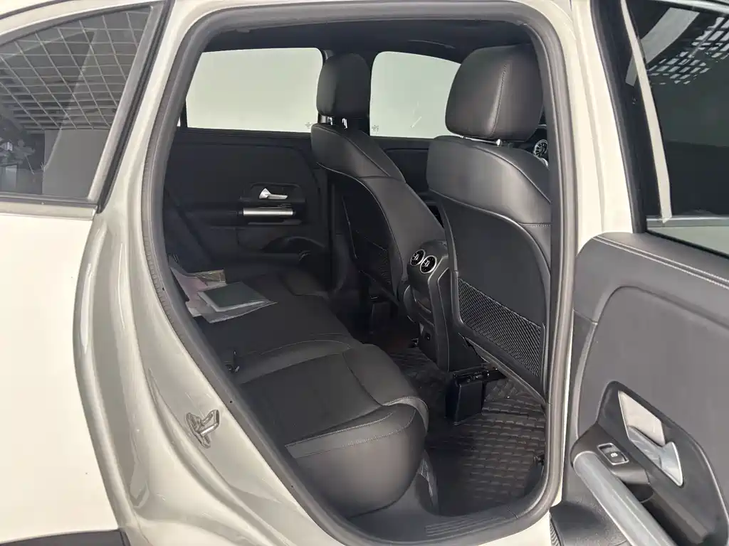Mercedes-Benz GLA — миниатюра 19