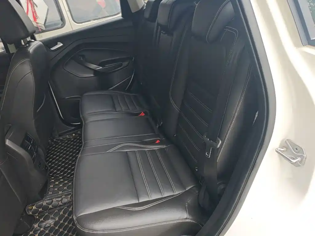 Ford Kuga — миниатюра 17