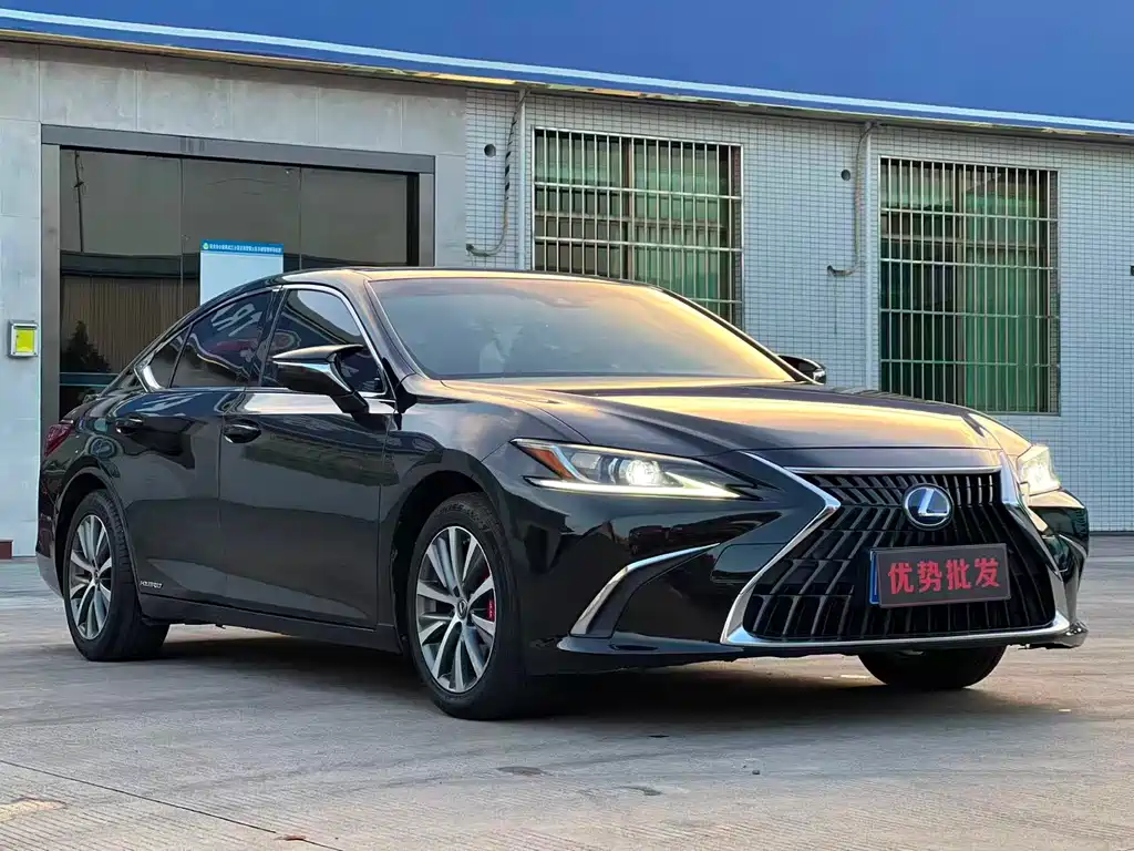 LEXUS  ES