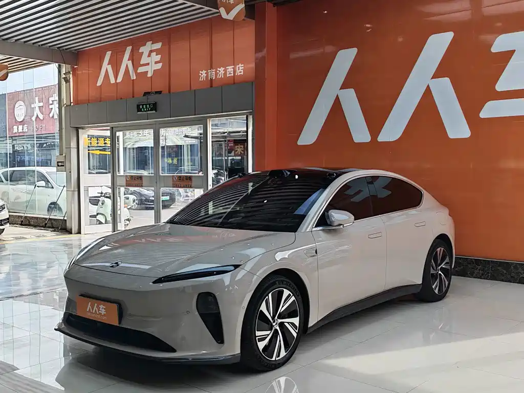 NIO ET5