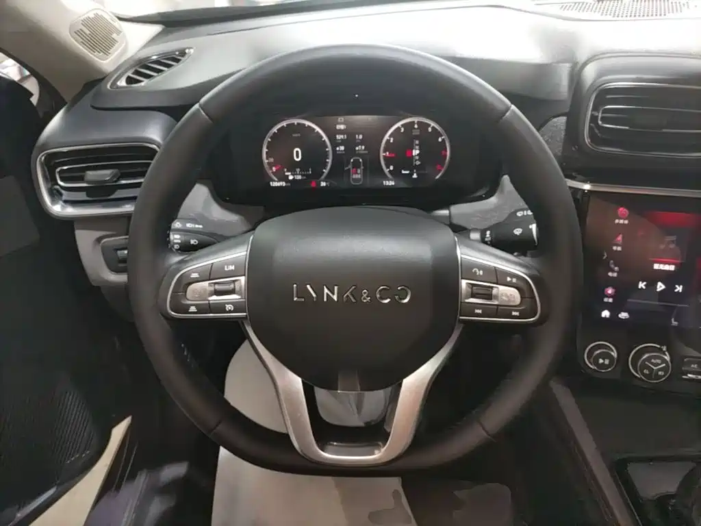 Lynk & Co 02 — миниатюра 11