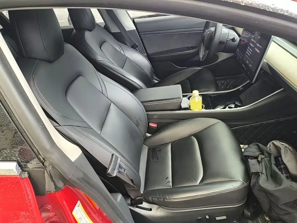 Tesla Model 3 — миниатюра 25