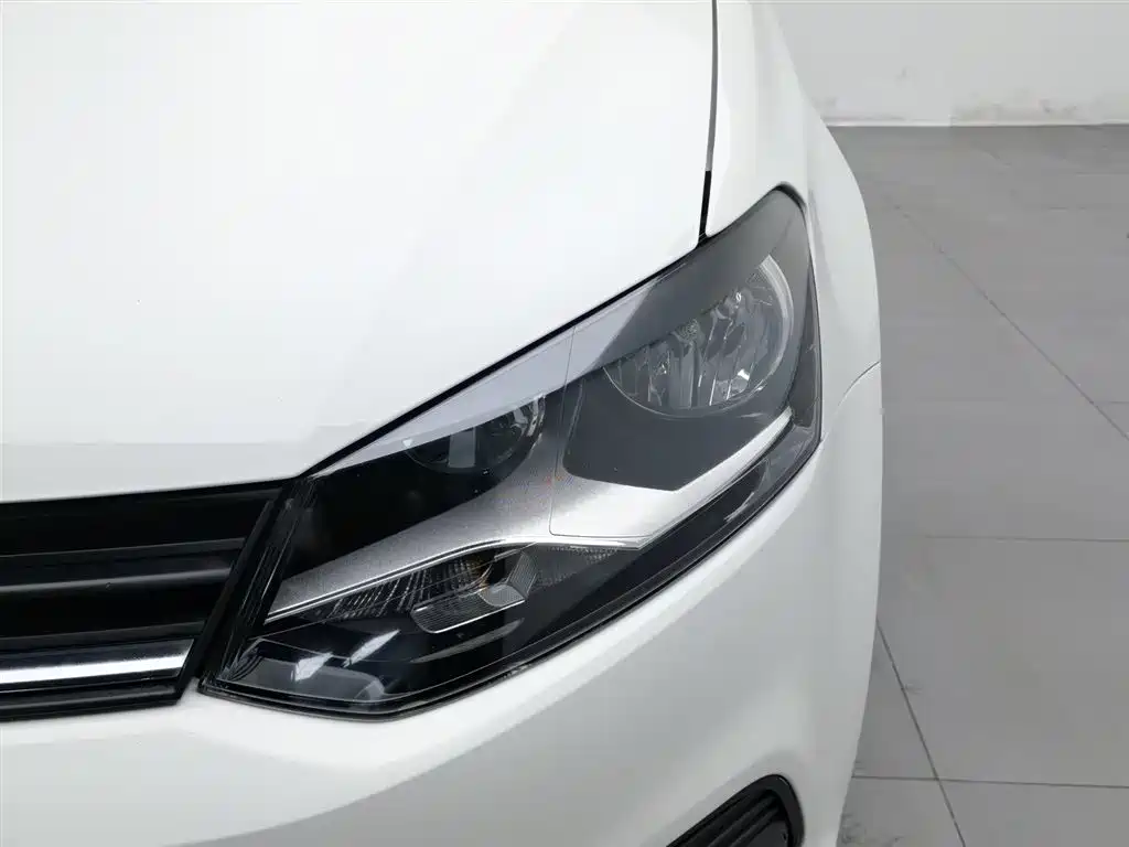 Volkswagen Polo 2018 1.5L MT