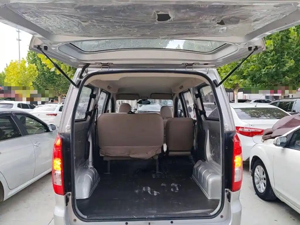 Wuling Hongguang V — миниатюра 19