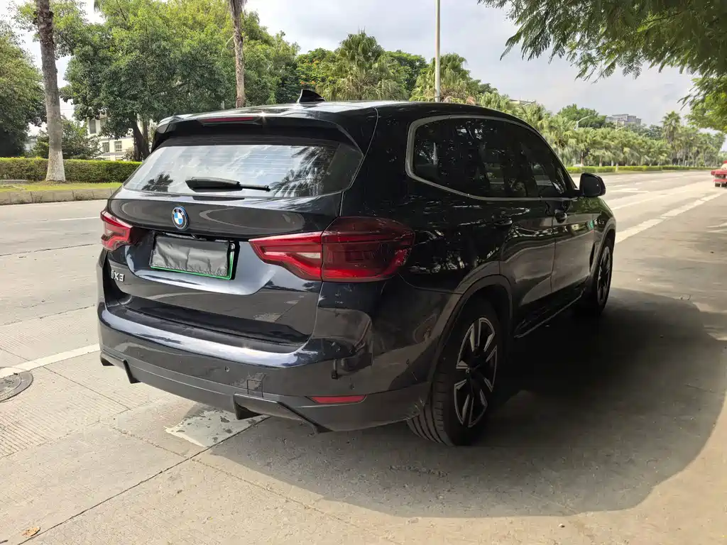 BMW iX3 — миниатюра 9