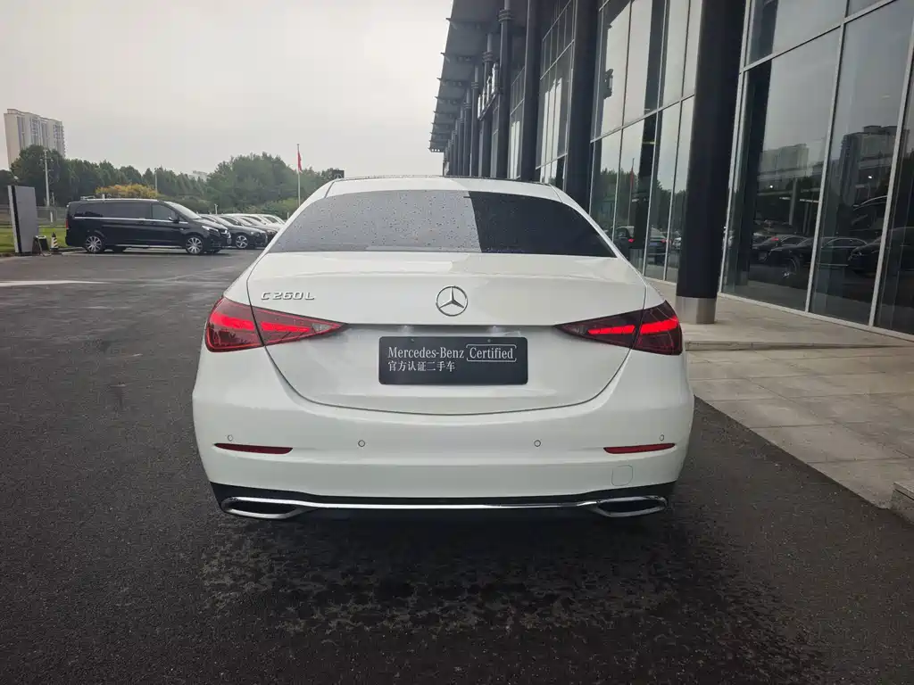 Mercedes-Benz C-Class — миниатюра 6