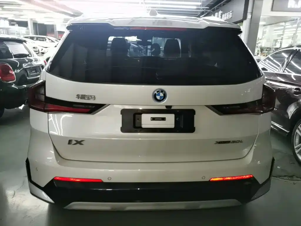 BMW iX1 — миниатюра 6