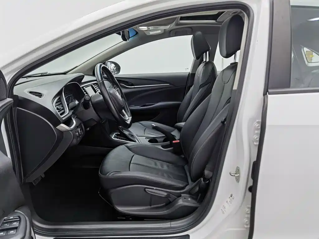 Buick Excelle — миниатюра 10