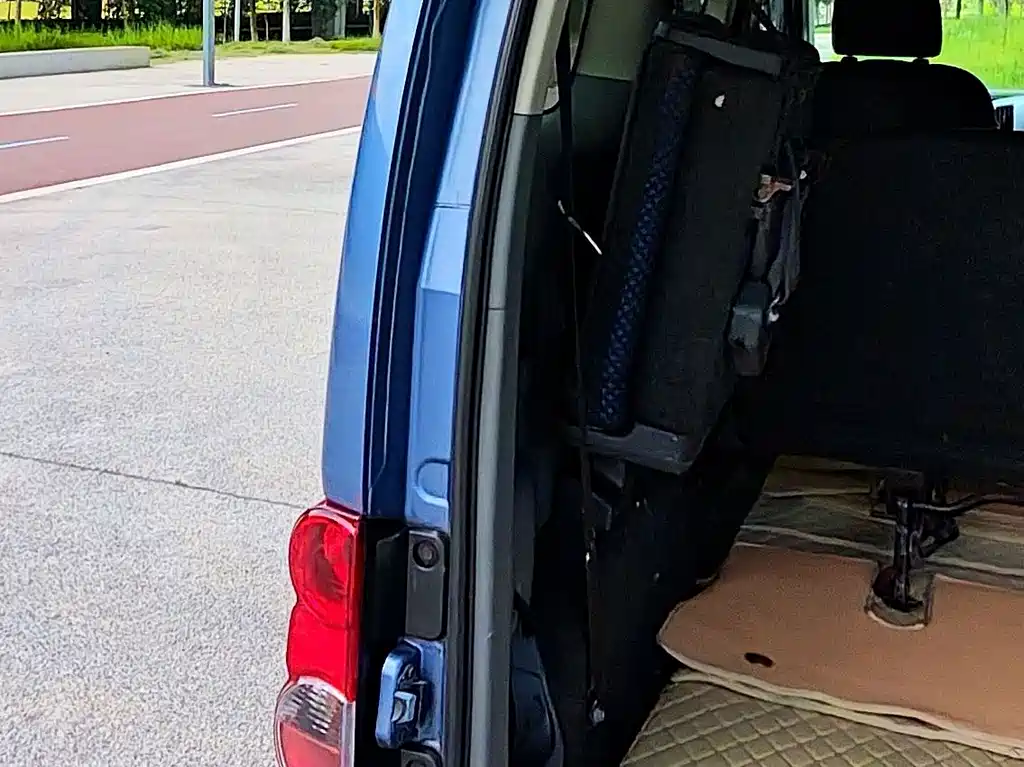 Nissan NV200 — миниатюра 16