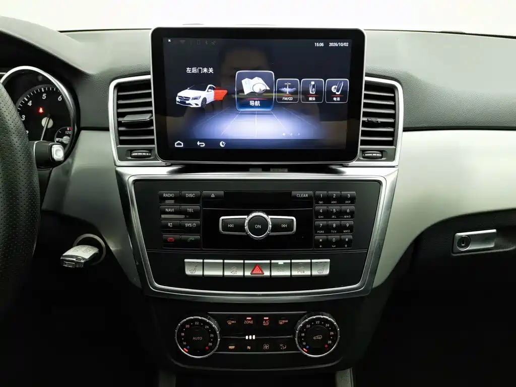 Mercedes-Benz M-Class — миниатюра 12