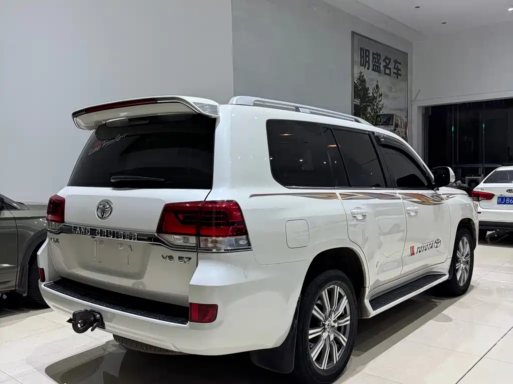 Toyota Land Cruiser — миниатюра 4