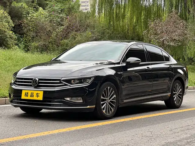 VOLKSWAGEN MAGOTAN 2020