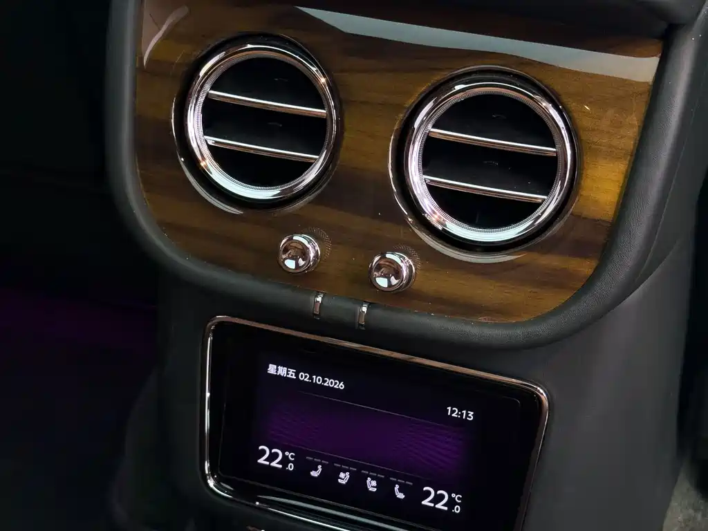 Bentley Bentayga — миниатюра 32